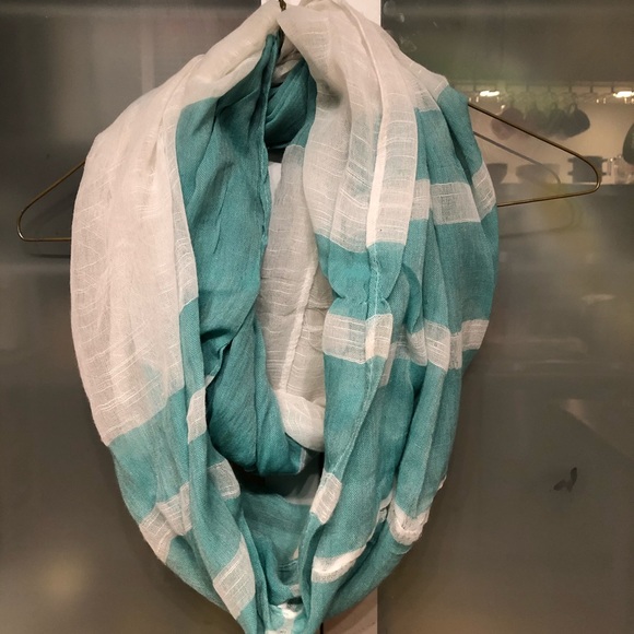 Infinity scarf - Picture 1 of 2